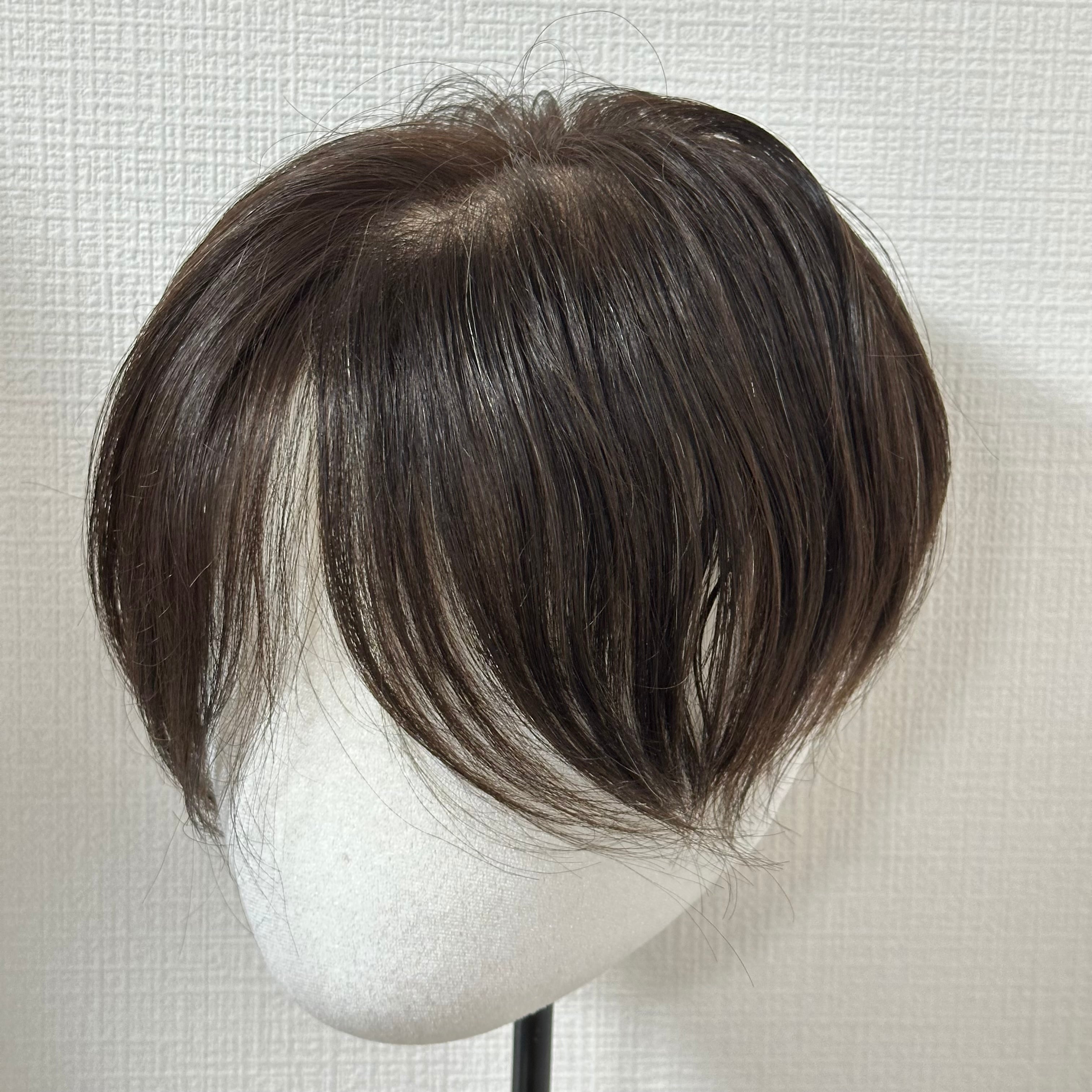 メンズ 部分ウィッグ (百合子ワイヤー付き) 商品名:羽ピース ダークブラウン系白髪10% 18×22cm カット済み レミー人毛100%