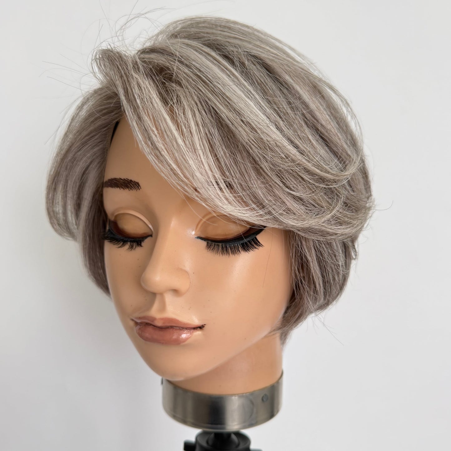 3Dウィッグ 商品名:ミランダ グレイヘア